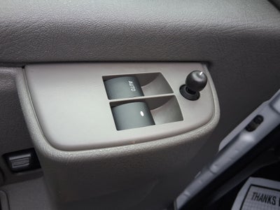 2025 Chevrolet Express Passenger 1LT