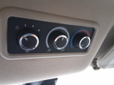 2025 Chevrolet Express Passenger 1LT
