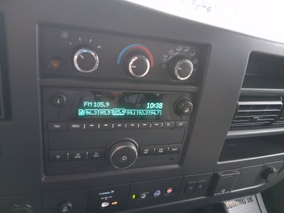 2025 Chevrolet Express Passenger 1LT