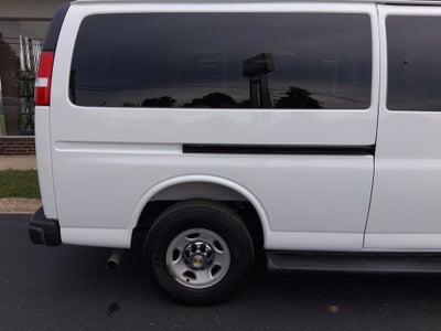 2025 Chevrolet Express Passenger 1LT