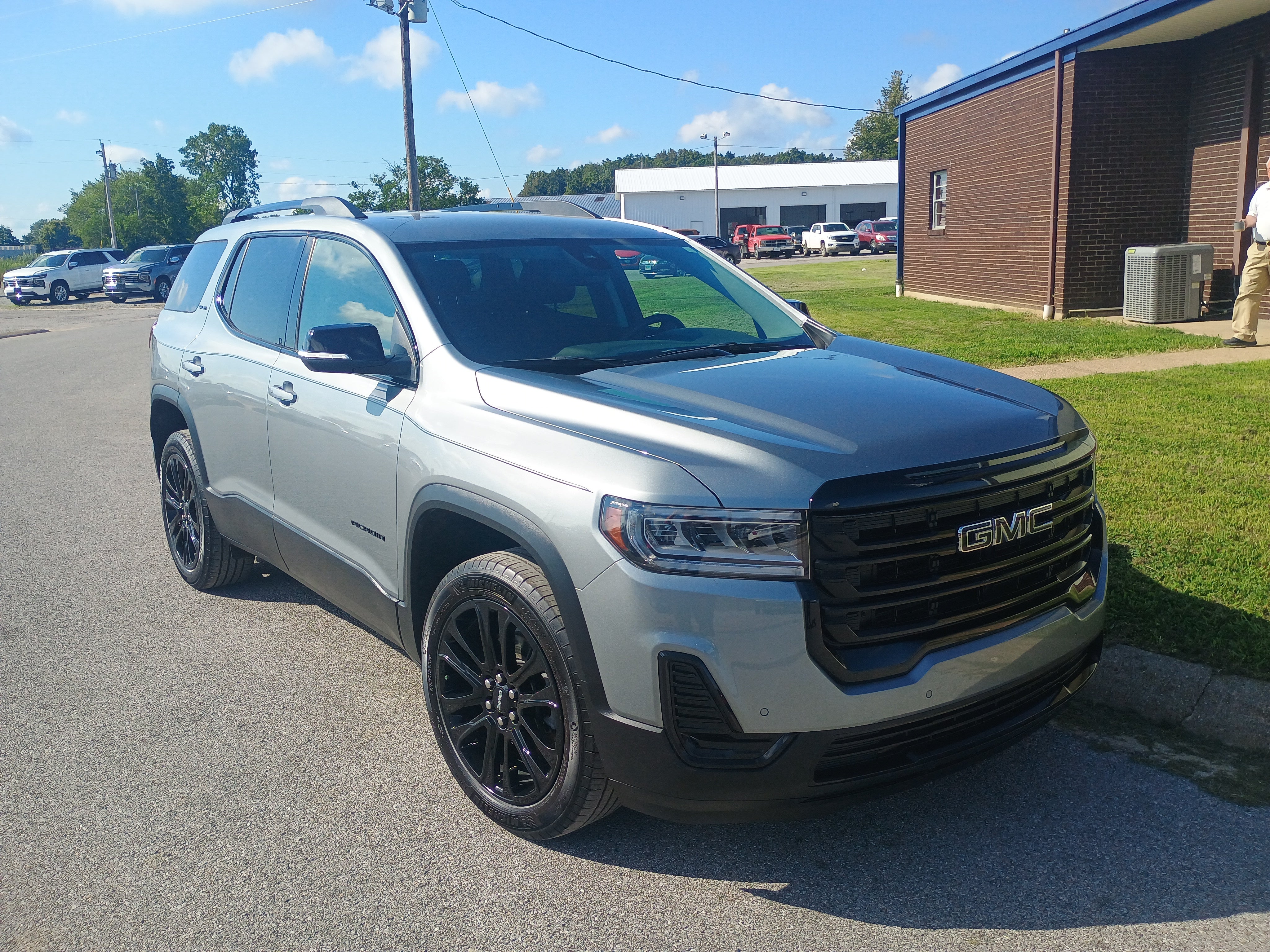 2023 GMC Acadia SLE