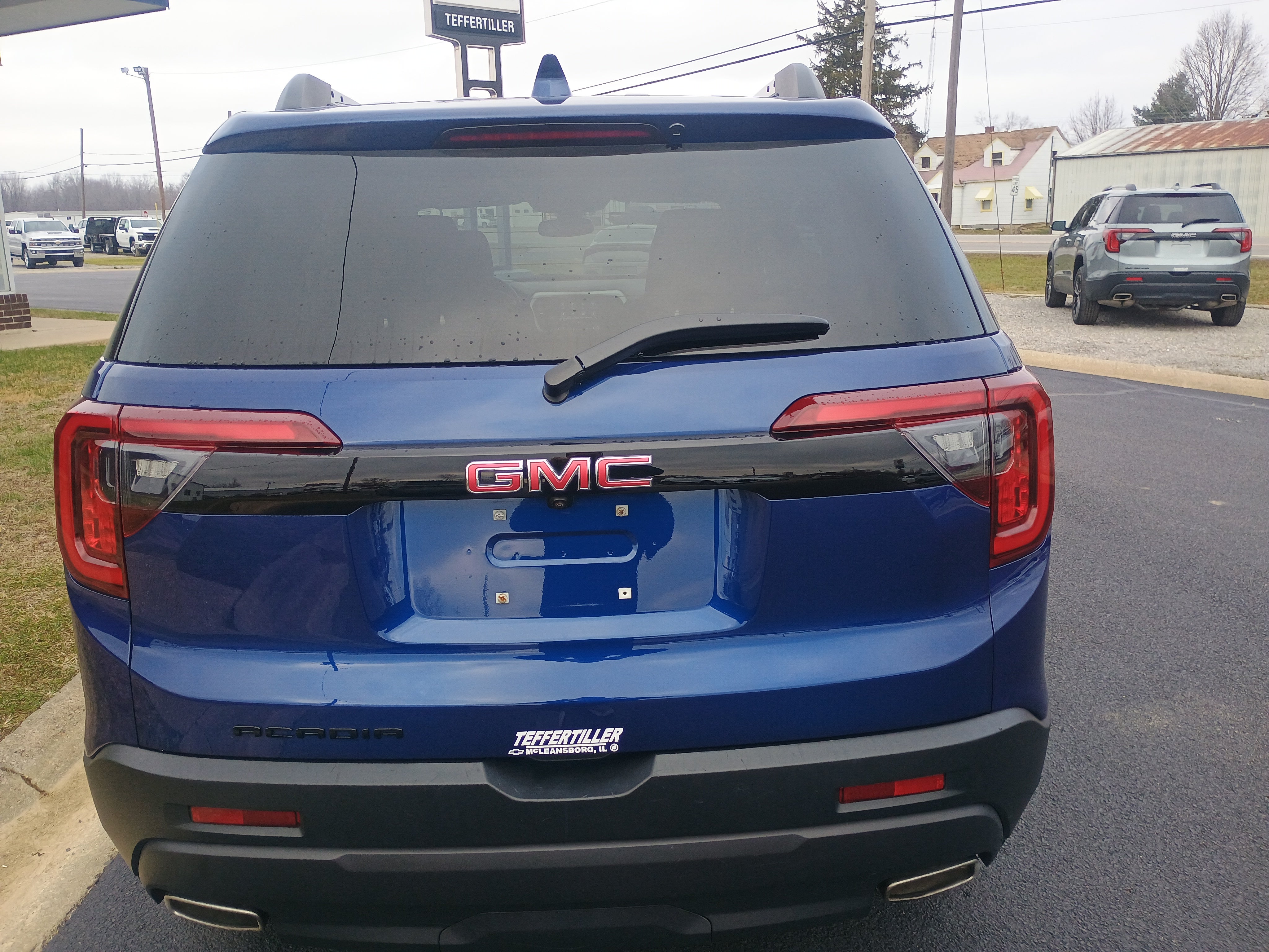 2023 GMC Acadia SLT
