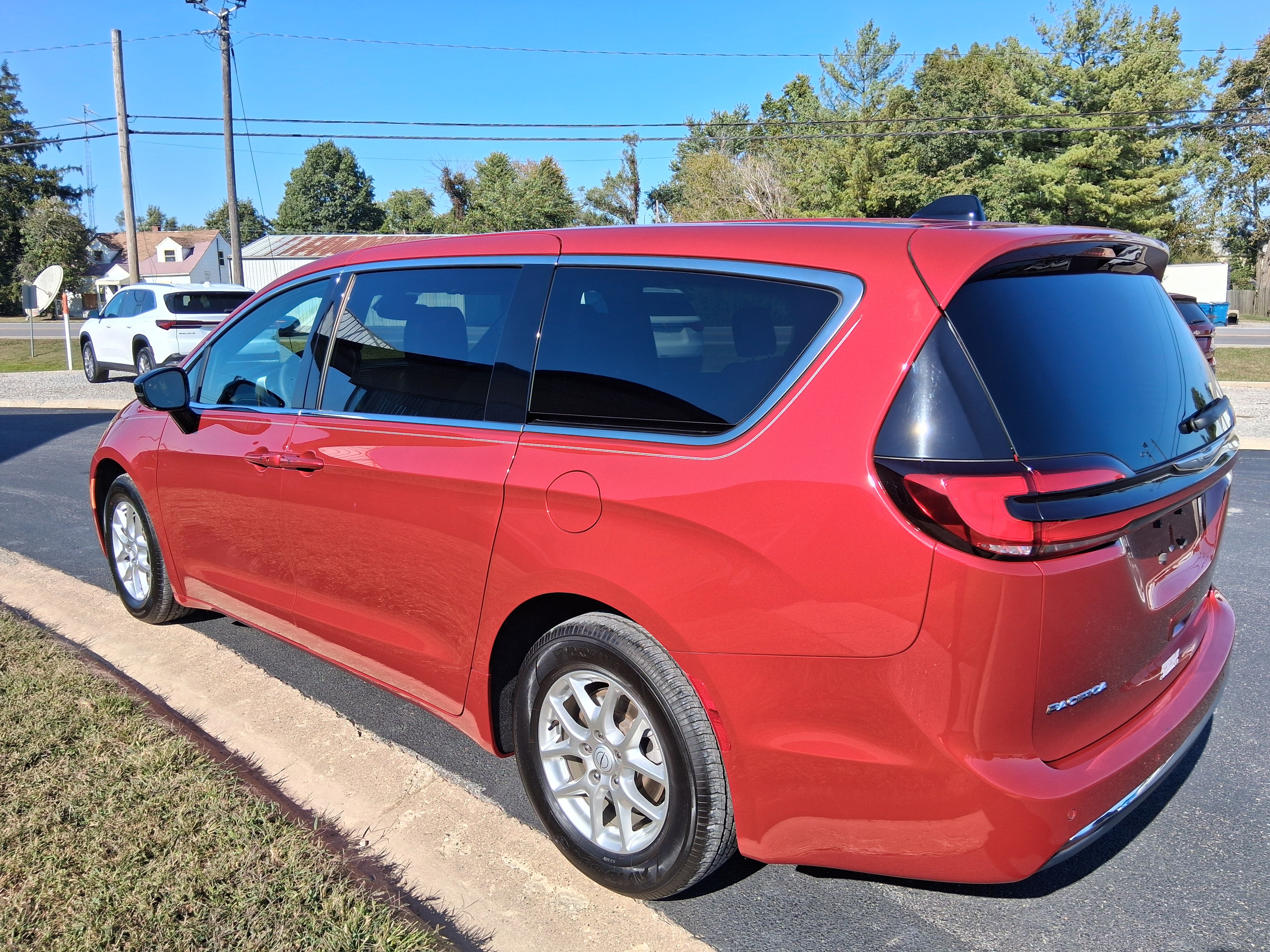 2025 Chrysler Pacifica Select