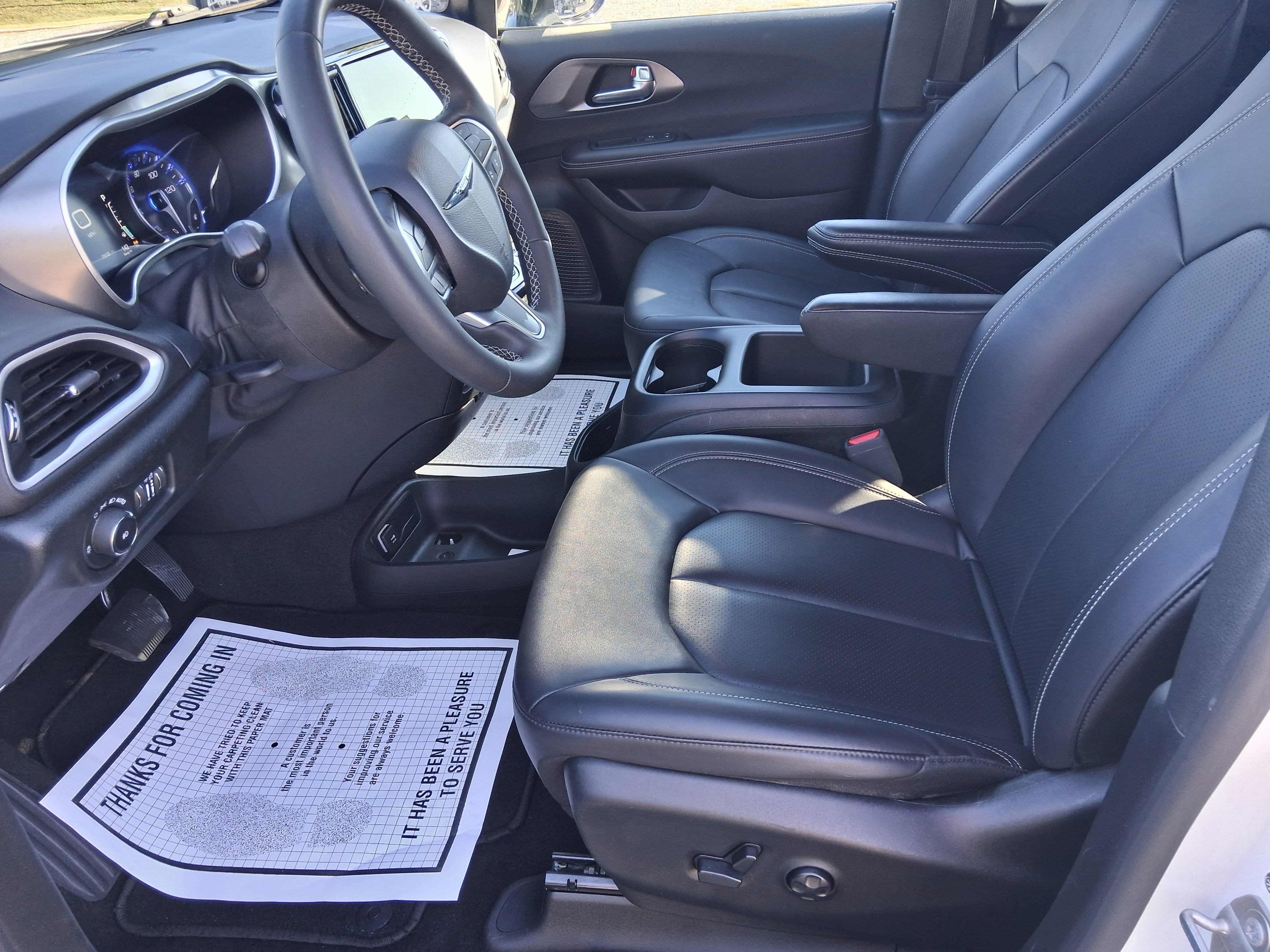 2025 Chrysler Pacifica Select