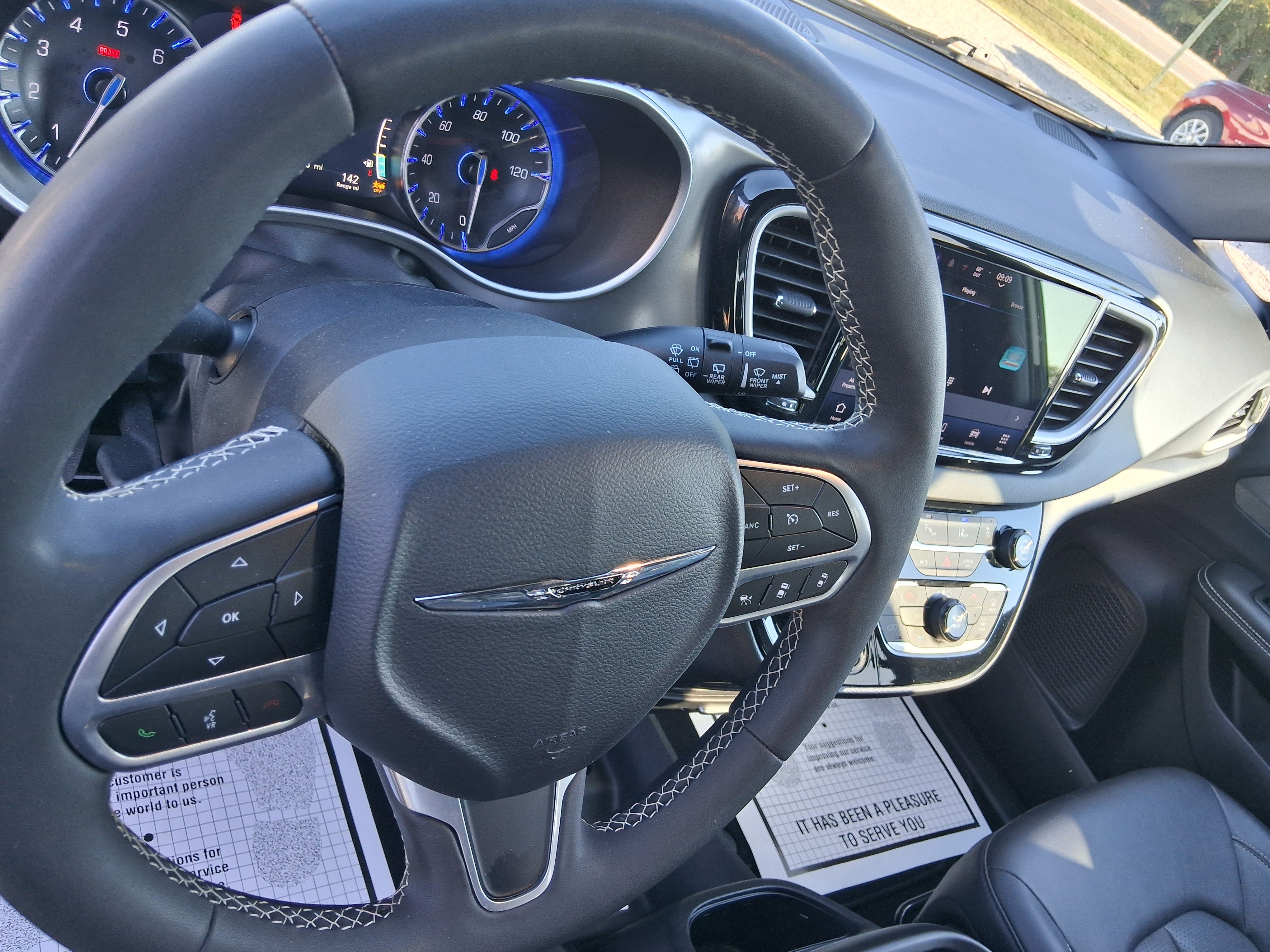 2025 Chrysler Pacifica Select