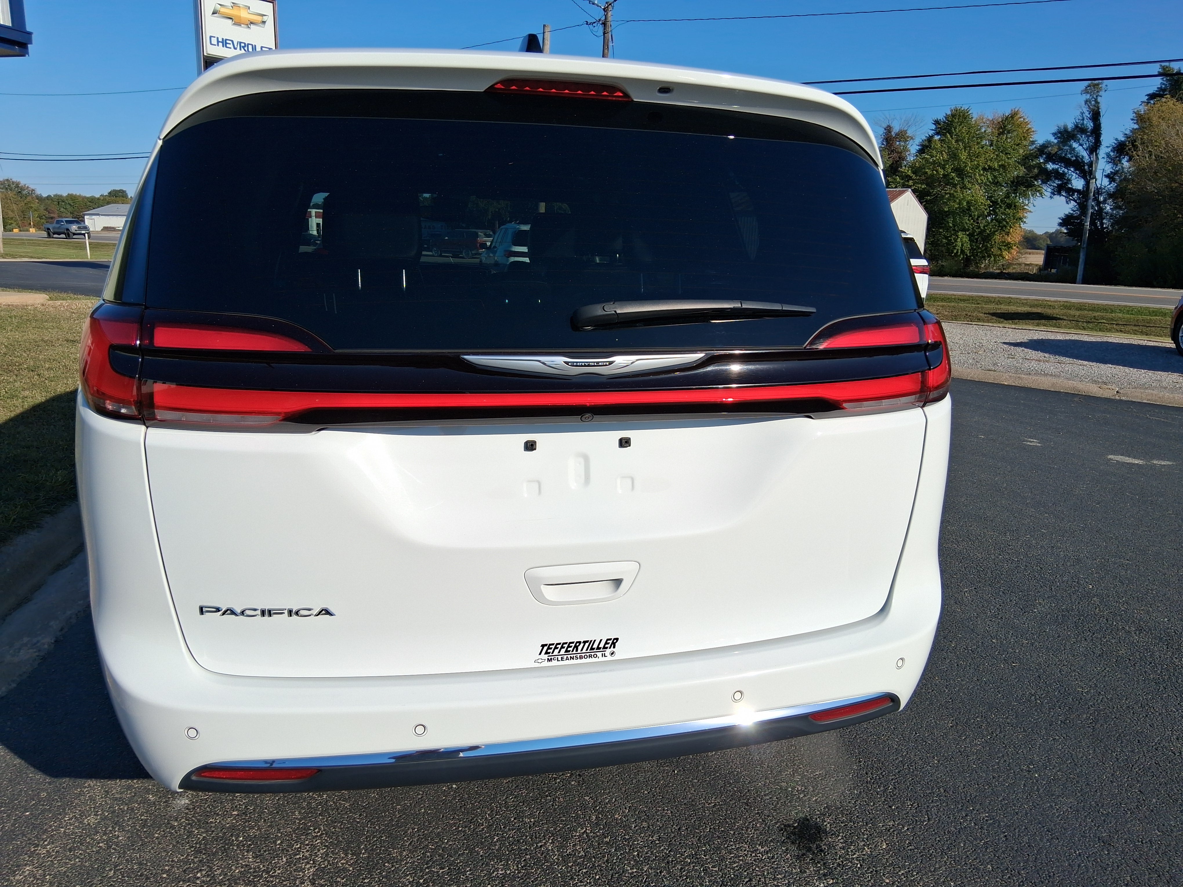 2025 Chrysler Pacifica Select