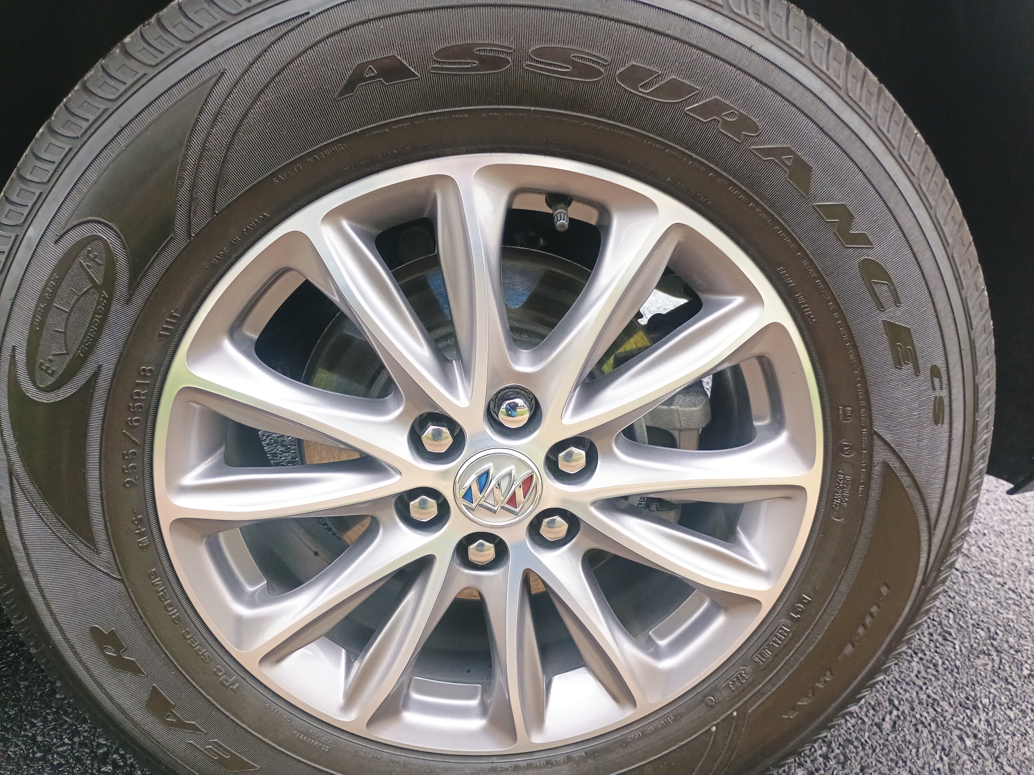 2024 Buick Enclave Essence