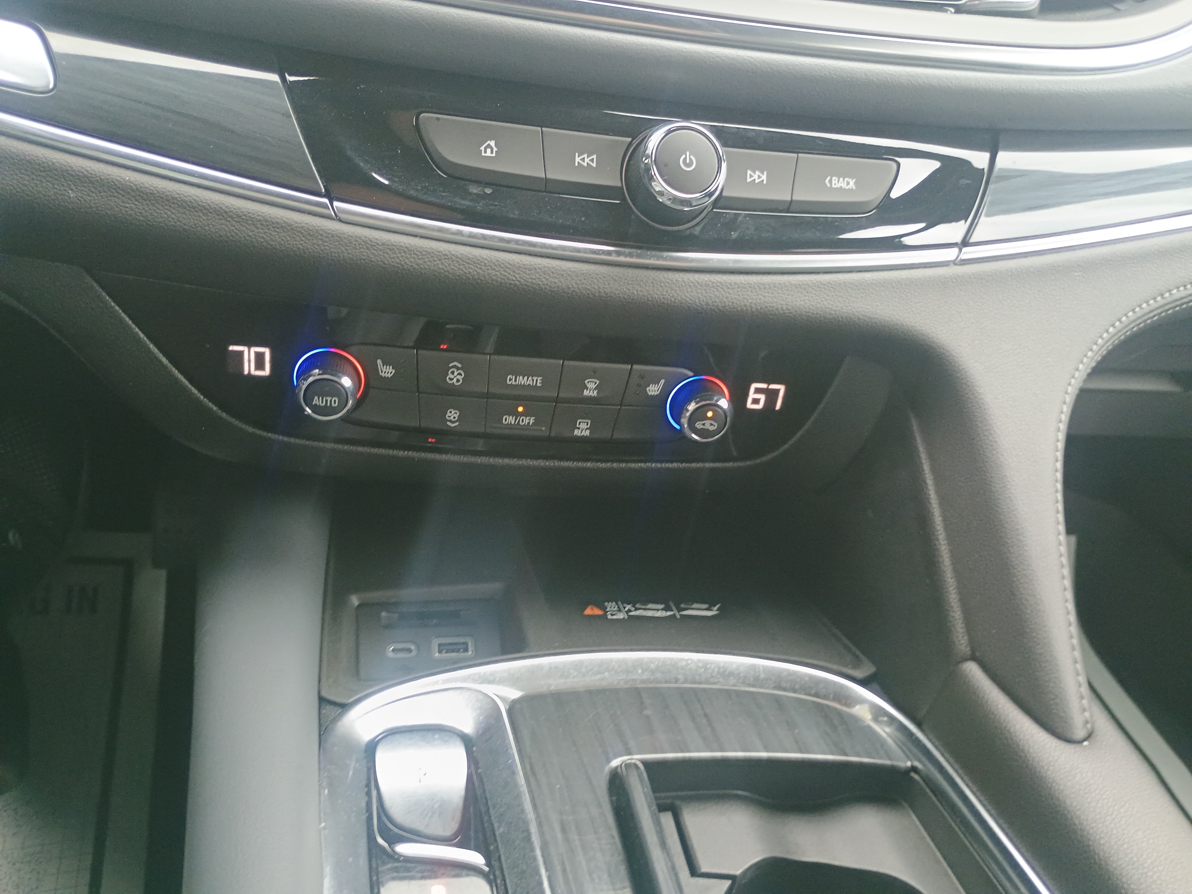 2023 Buick Enclave Essence