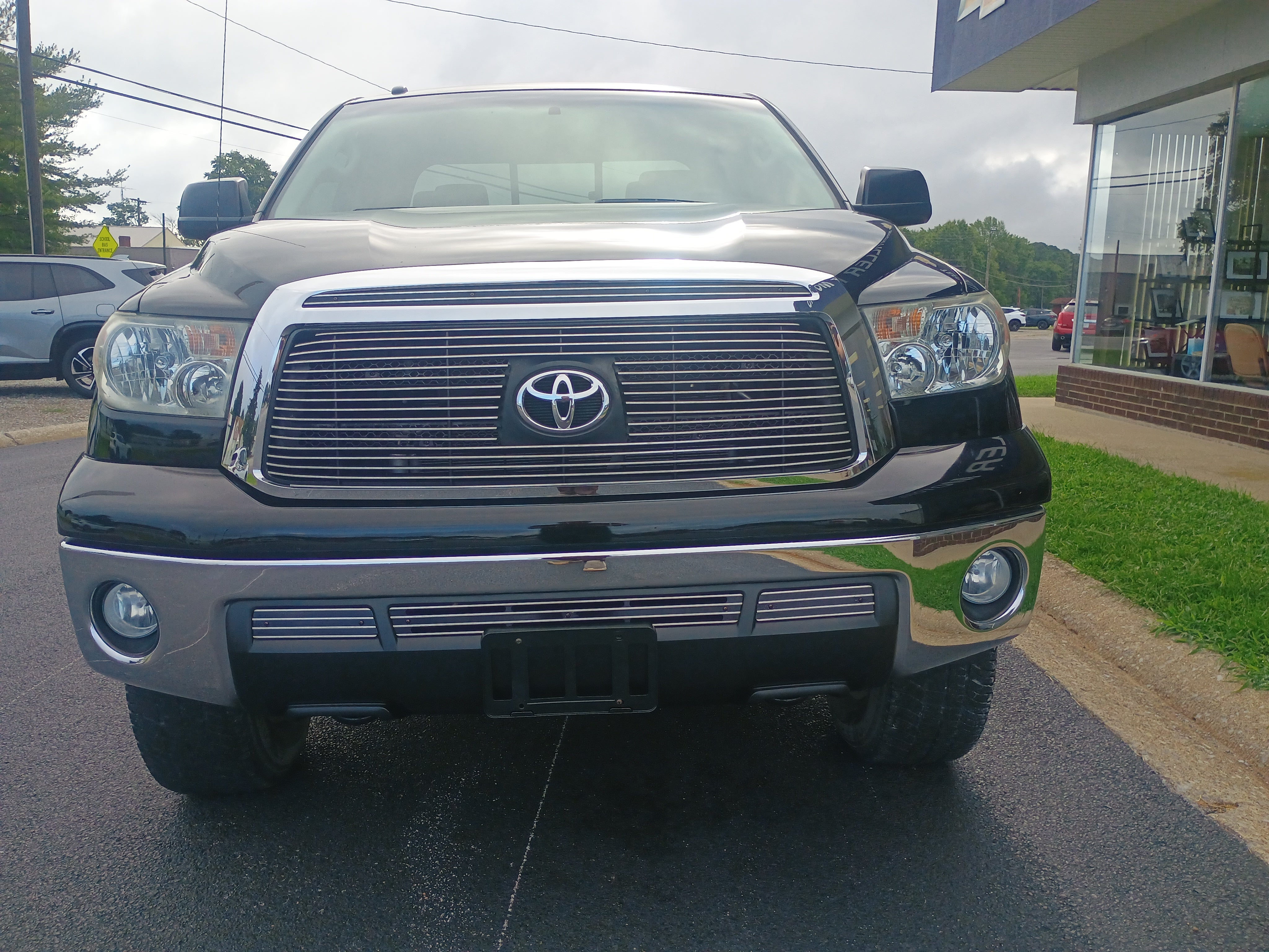 Used 2010 Toyota Tundra Tundra Grade with VIN 5TFUW5F19AX149433 for sale in McLeansboro, IL